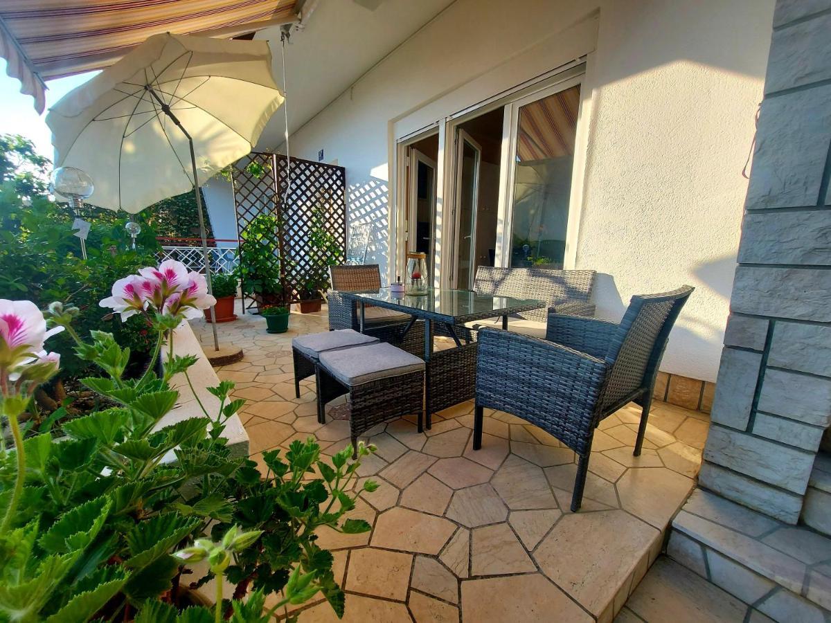 Adriatic Riviera Apartment *